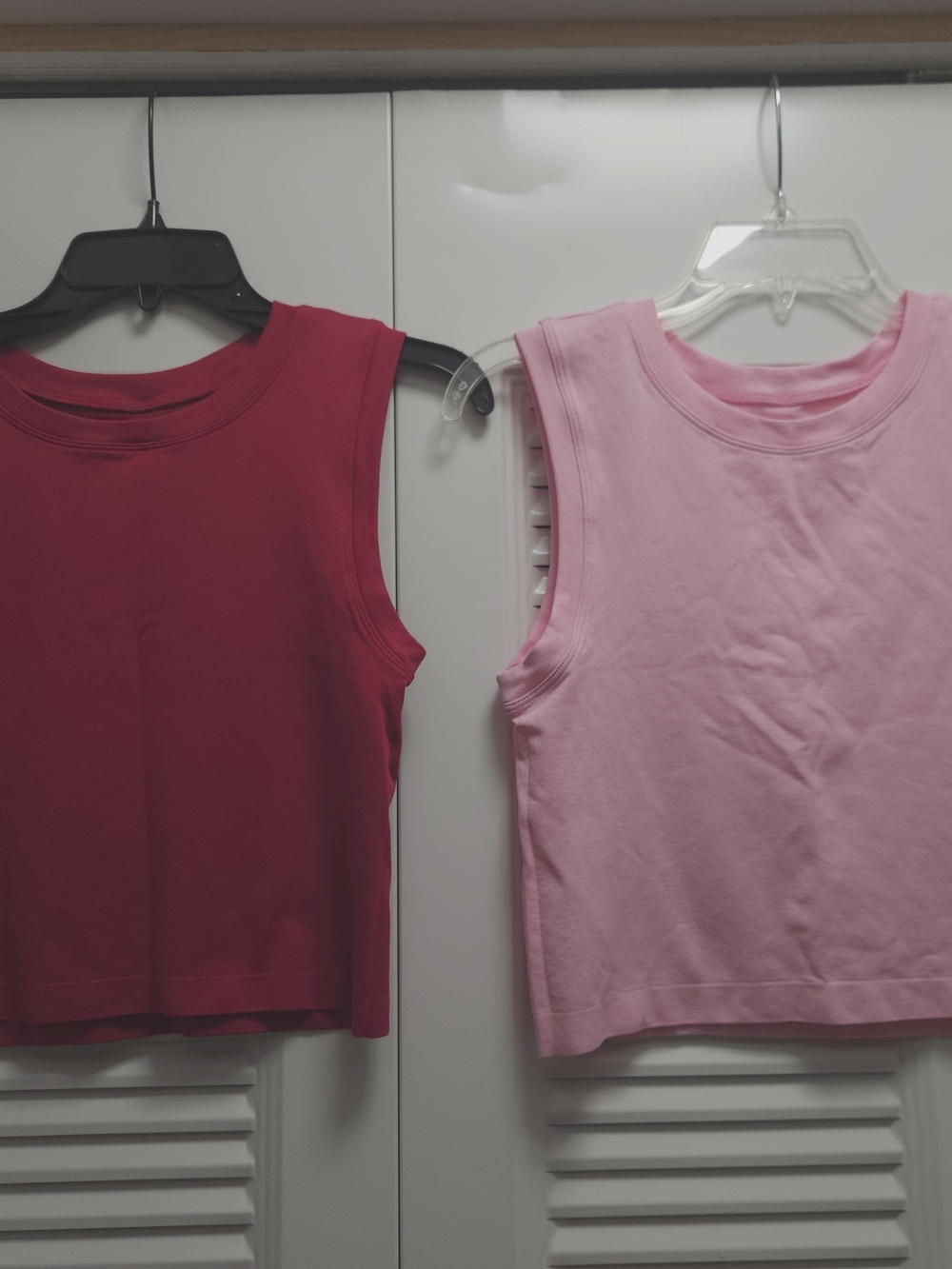 Women’s Sleeveless Crop Tank Top - Pink & Dark Pink